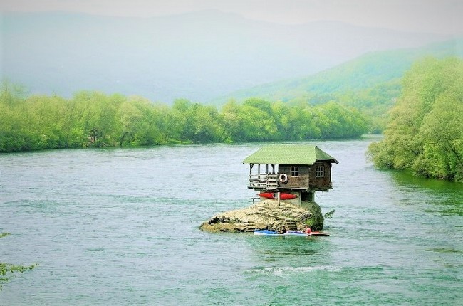 drina river house